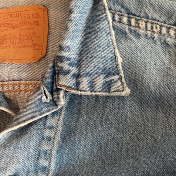 ⭐️Levi's Vintage 1990's Jean Jacket - Picture 8 of 12